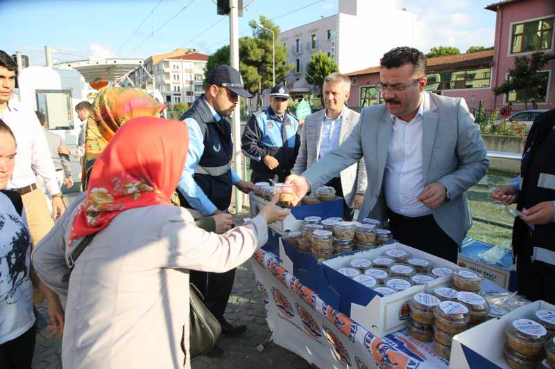 Atakum’da aşure dağıtıldı