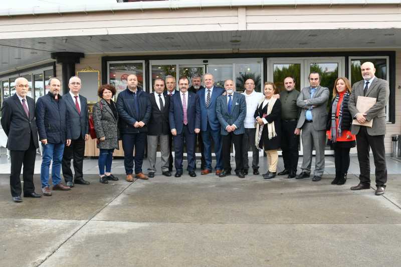 Başkan Zihni Şahin, kültür ve sanat insanlarıyla bir arada