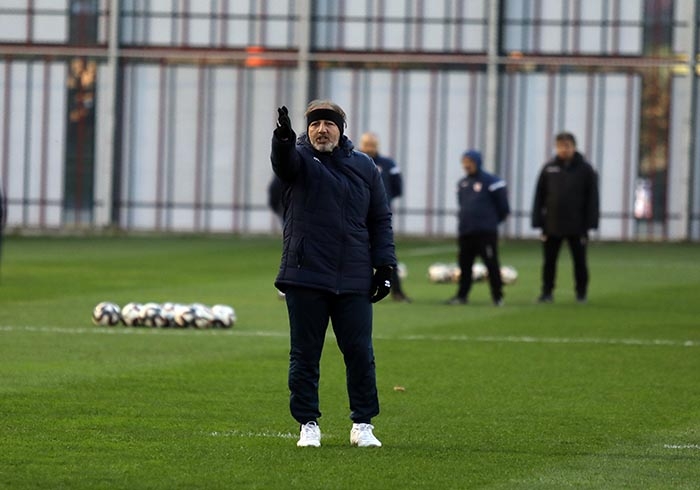 TANER HOCA’DAN SAKARYASPOR AÇIKLAMASI