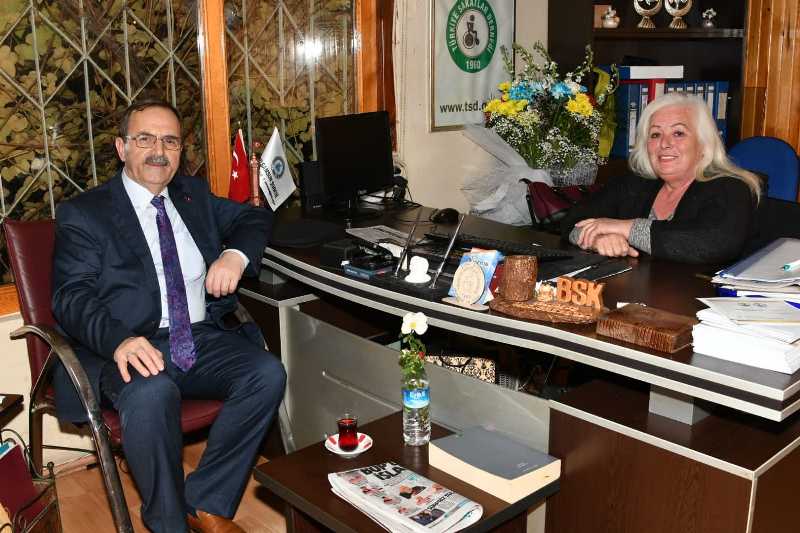 ‘SİZLERE HİZMET İNSANLIK BORCUMUZ!..’
