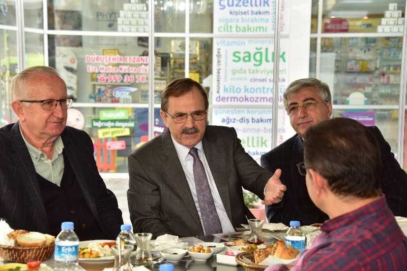 Başkan Zihni Şahin, ‘esnaf’ turunda
