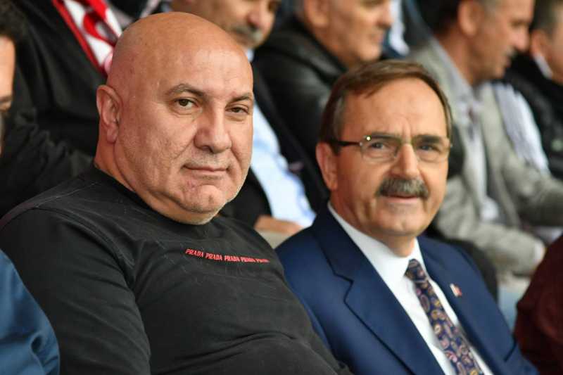 Başkan Şahin’den YILPORT HOLDİNG’e kutlama