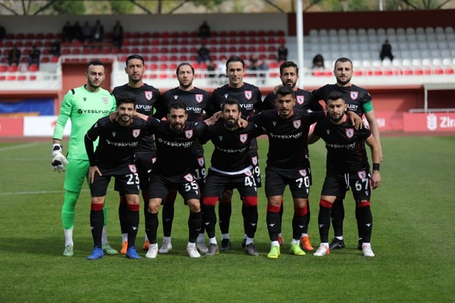 SAMSUNSPORLU FUTBOLCUDAN VEDA