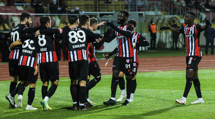 SAMSUNSPORUN FUTBOLCUSUNDAN O YORUMCULARA TEPKİ