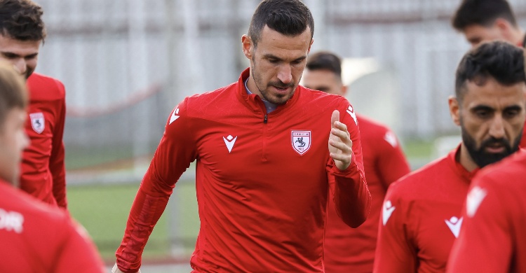 YENİ TRANSFER İLK İDMANINA ÇIKTI
