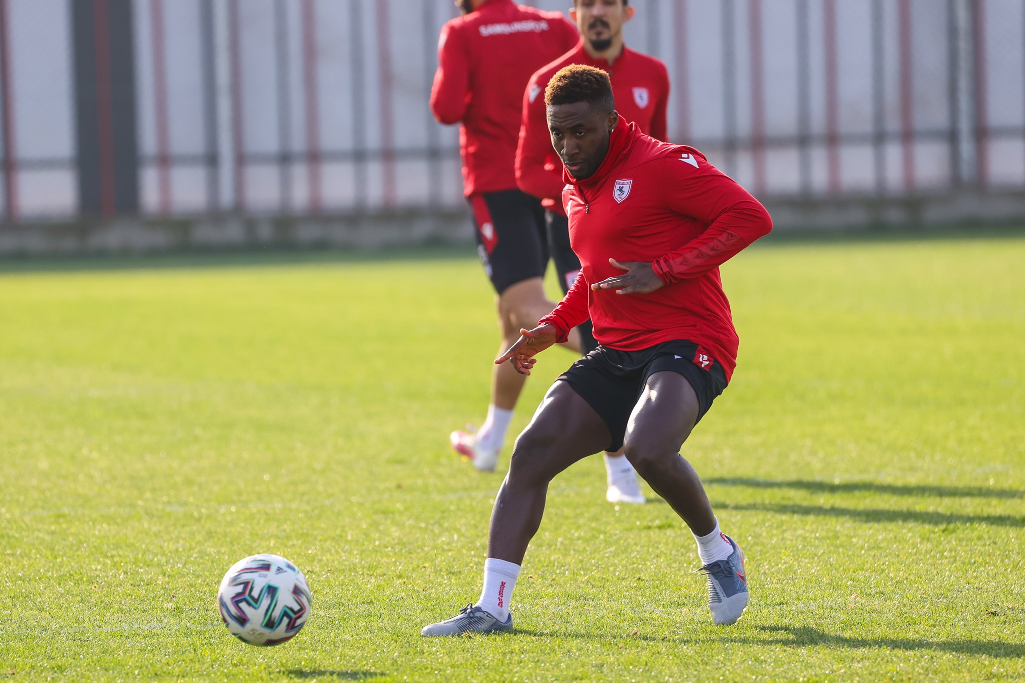 Brice Dja Djedje performansıyla göz dolduruyor