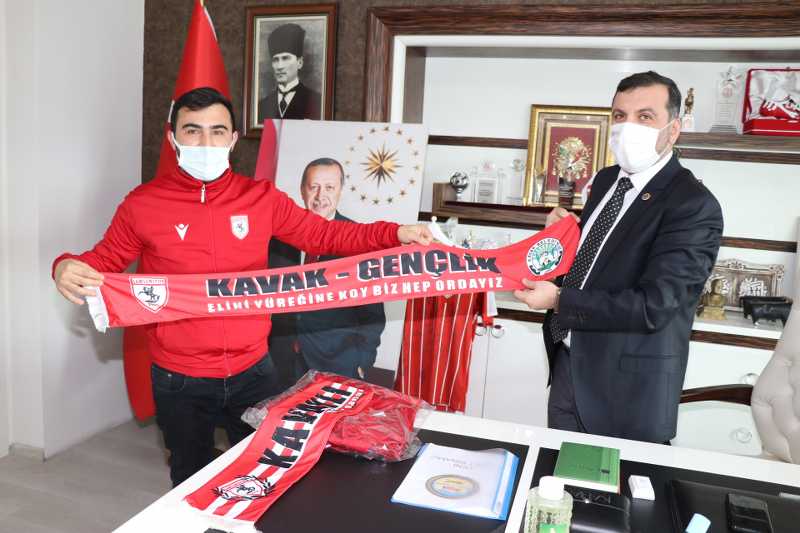 Başkan Sarıcaoğlu’na Şirinler’den ziyaret