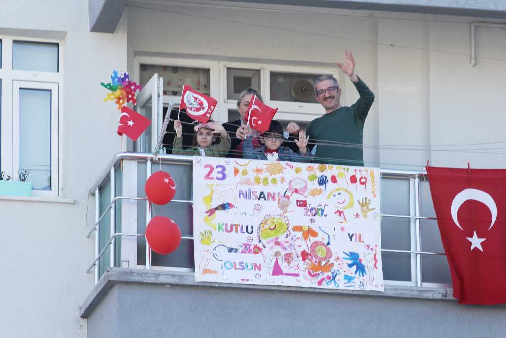 Atakum’da 23 Nisan yine balkonlarda kutlanacak