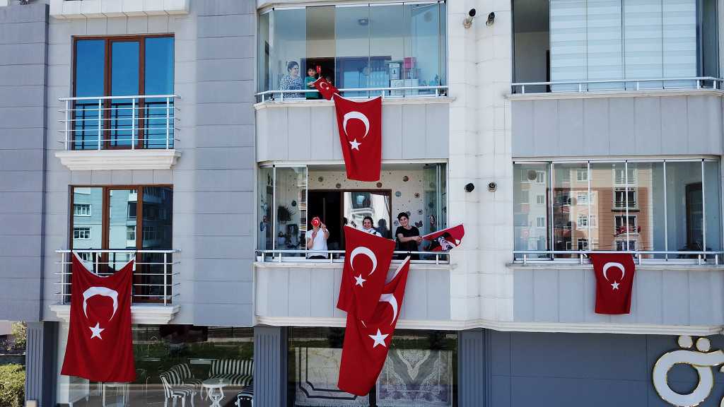 Atakum sokaklarında 23 Nisan sevinci