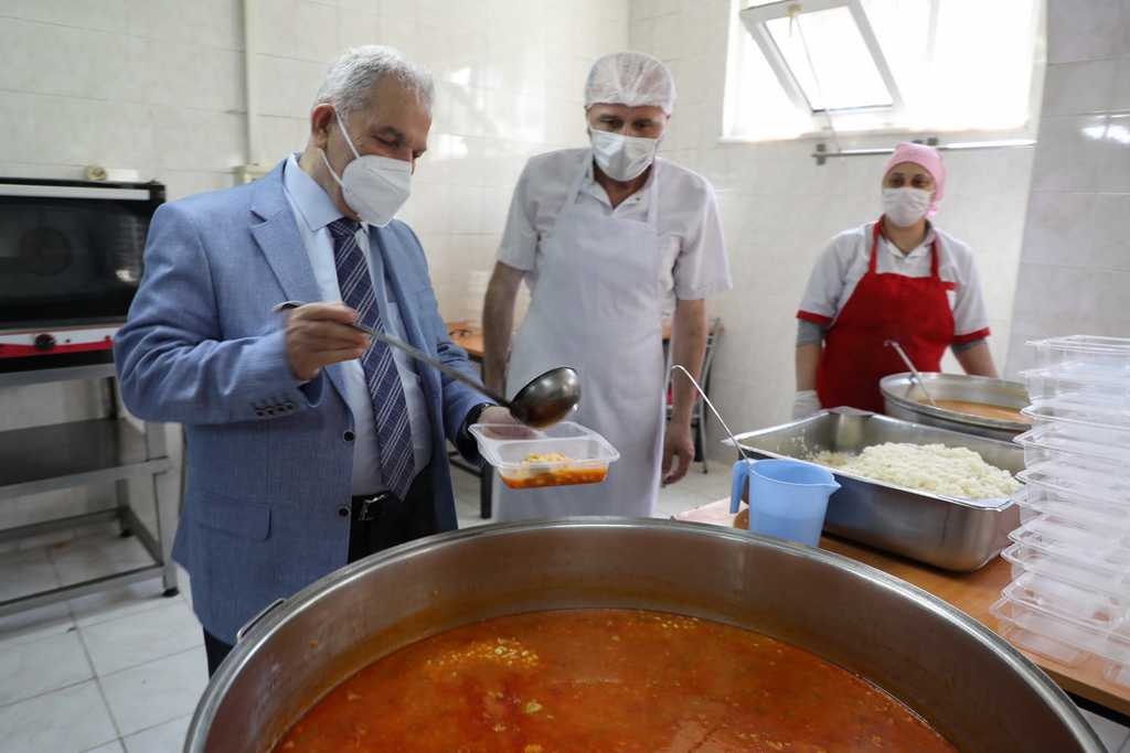 İlkadım Aşevi’nden her gün 3 çeşit yemek