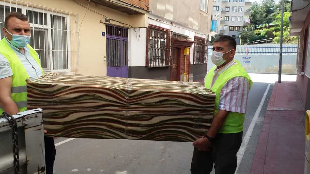 İHTİYAÇ SAHİBİ AİLELERİN YARDIM ELİ OLDULAR