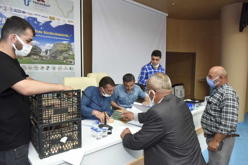 Tekkeköy’de arıcılara destek