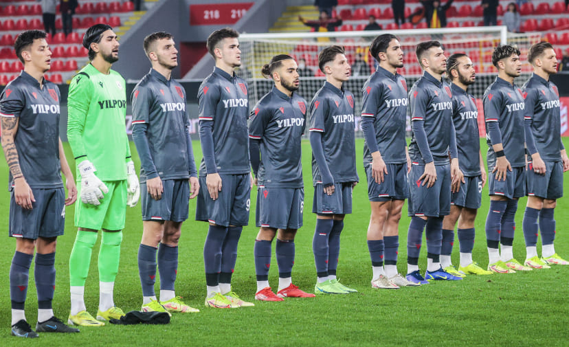Samsunspor’lu Futbolcu Göz Yaşlarını Tutamadı