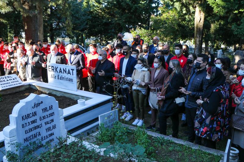 Samsunspor Erkanat’ı mezarı başında andı