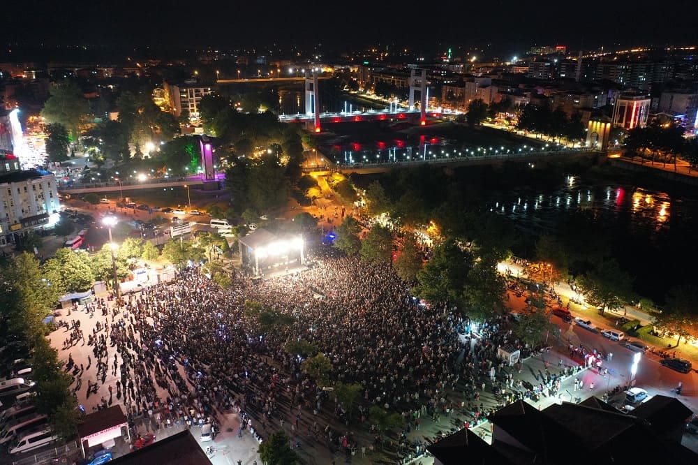 BİNLERCE KİŞİ ‘YEŞİLIRMAK ŞENLİKLERİ’NDE BULUŞTU