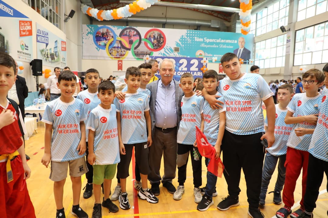 İLKADIM YAZ SPOR OKULLARI AÇILDI