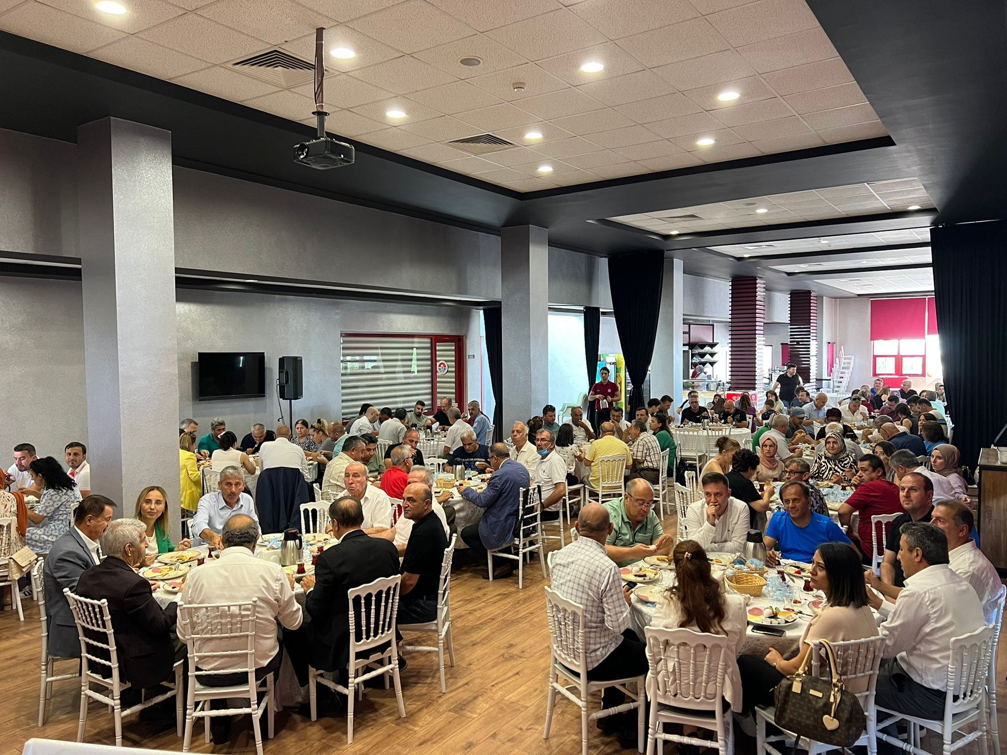 CEMİL DEVECİ’DEN İSTANBUL ÇIKARTMASI