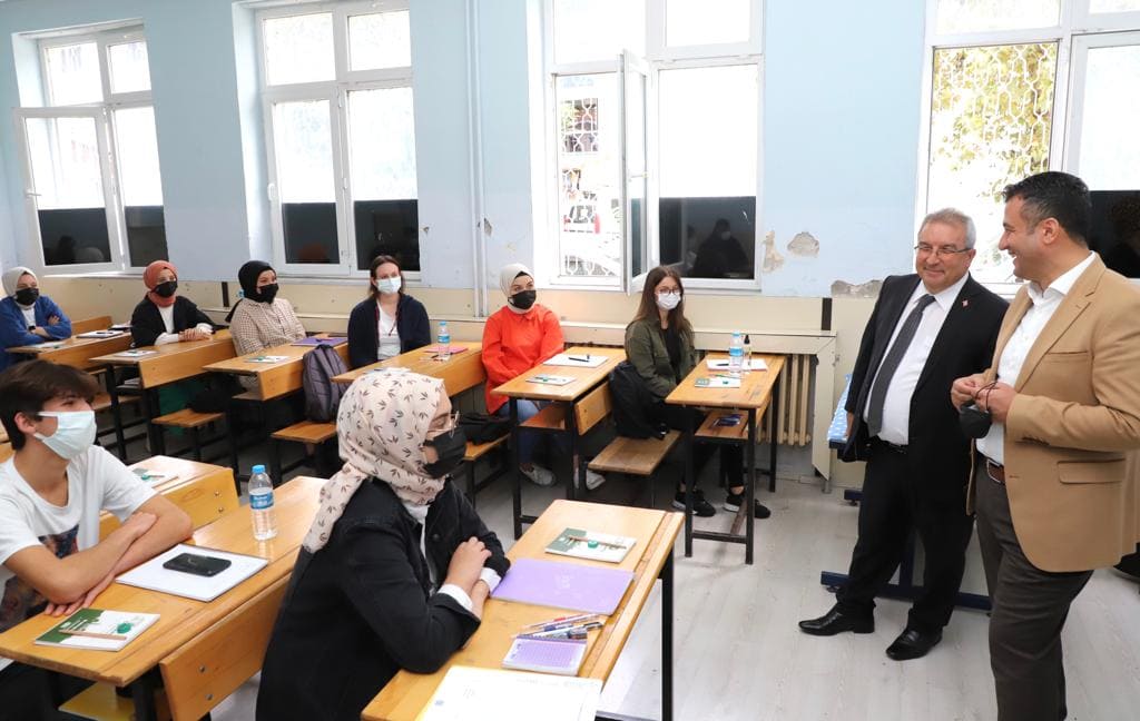 ÜCRETSİZ ÜNİVERSİTEYE HAZIRLIK KURSU