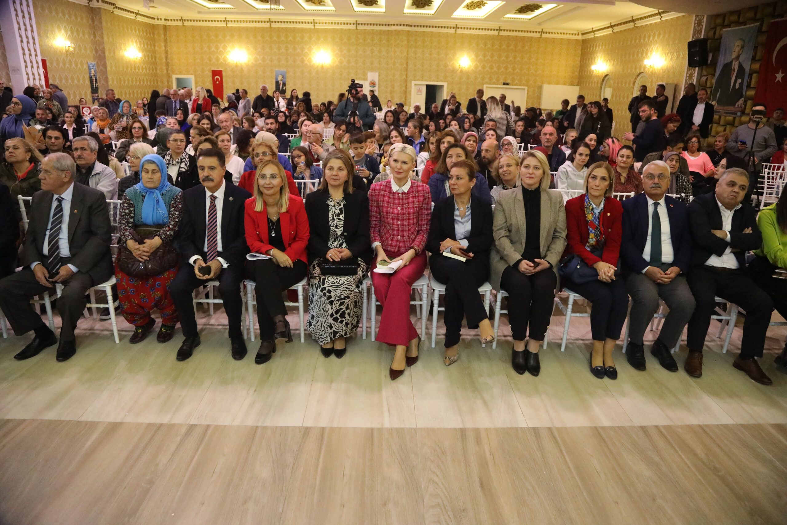 ŞEHİRLERİ GÜZELLEŞTİREN KADINLAR ATAKUM’DA