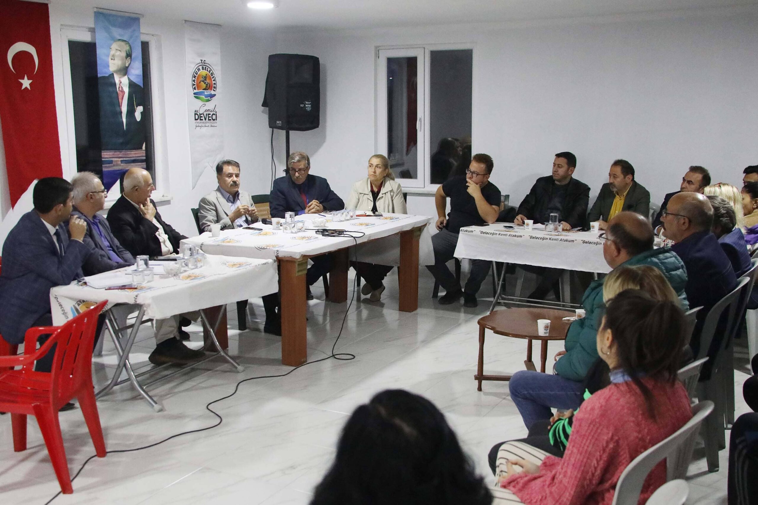 YURTTAŞLARLA SOHBET ETTİ