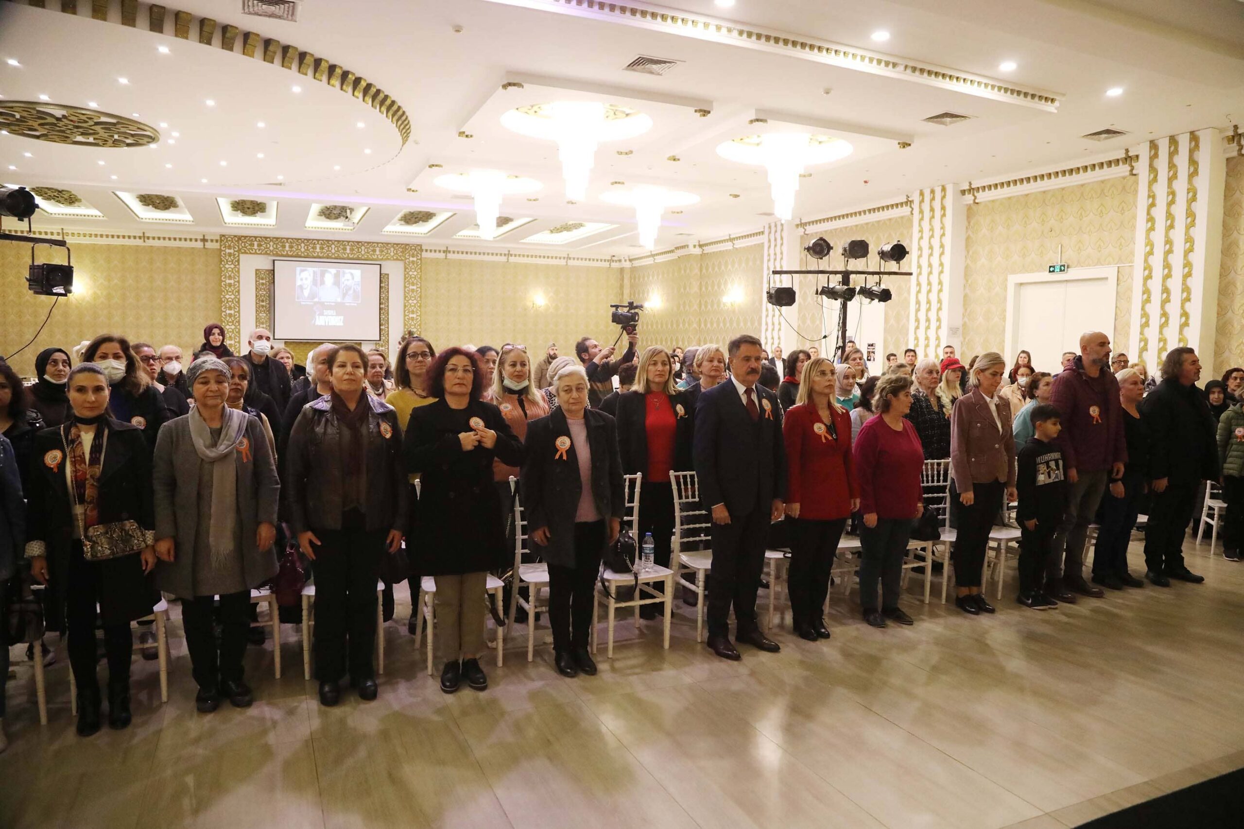 “KADIN SİYASİ, TİCARİ VE SOSYAL HAYATTA VAR”