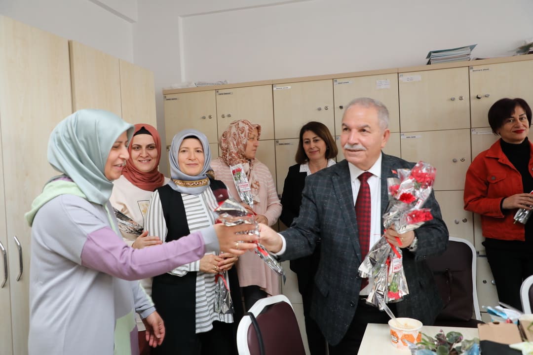 ANLAMLI GÜNDE ÖĞRETMENLERLE BİRLİKTE