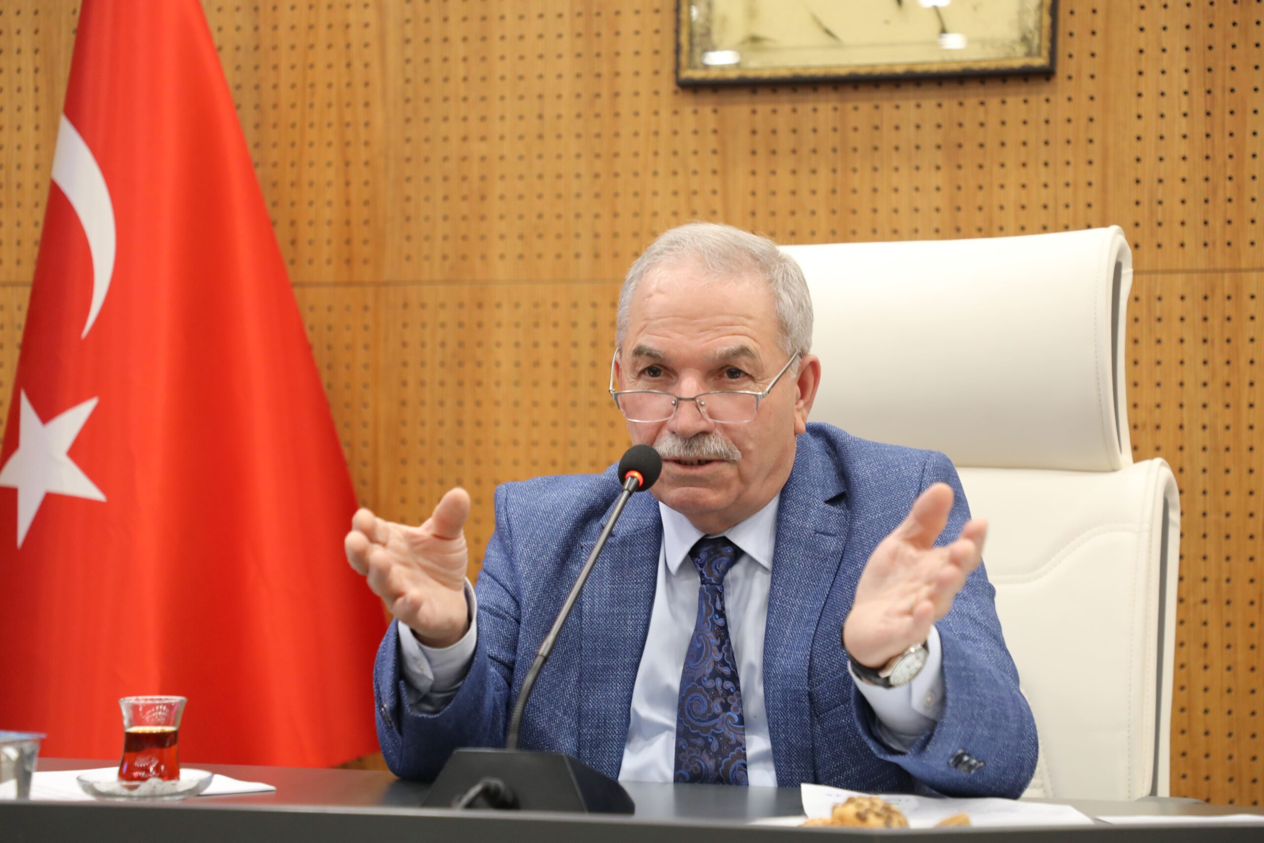 DEMİRTAŞ YAYIMLADIĞI MESAJLA YENİ YILI KUTLADI