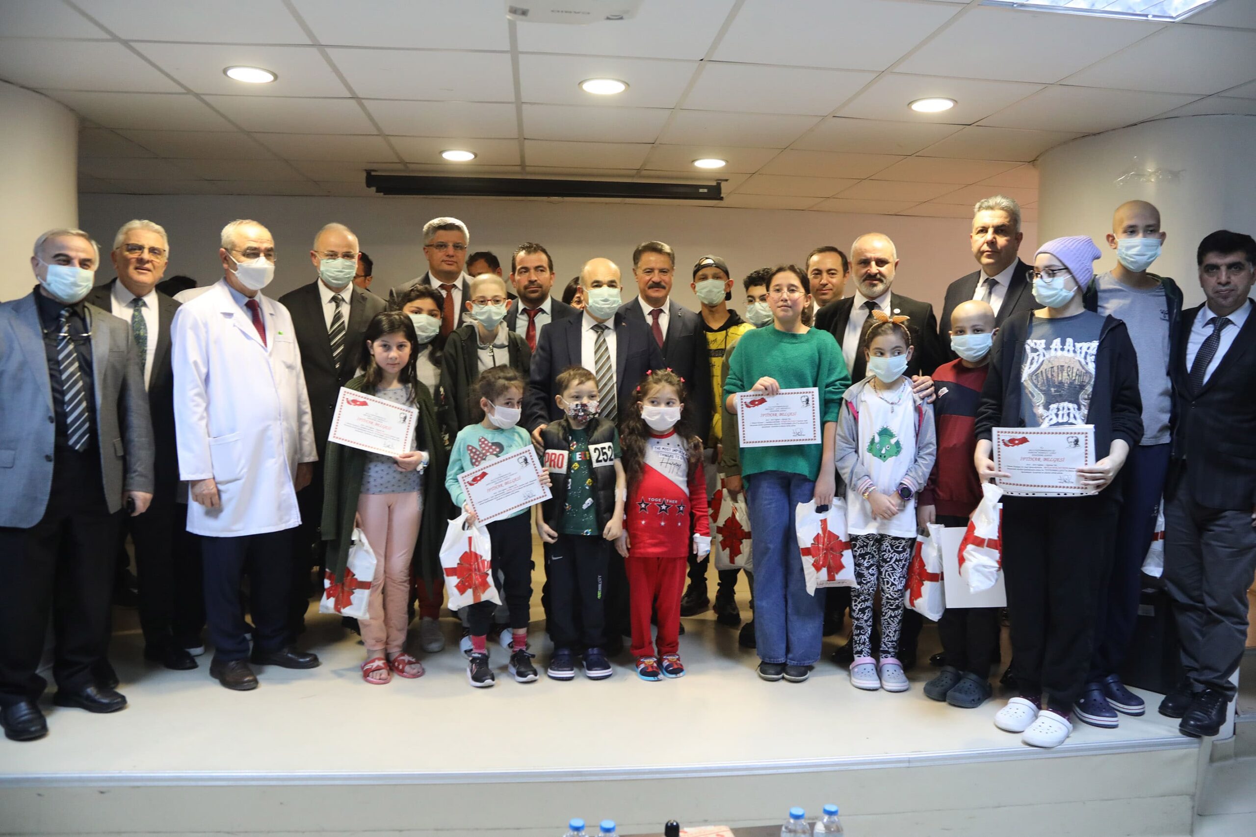 HEM BAŞARI HEM ACİL ŞİFA DİLEDİ