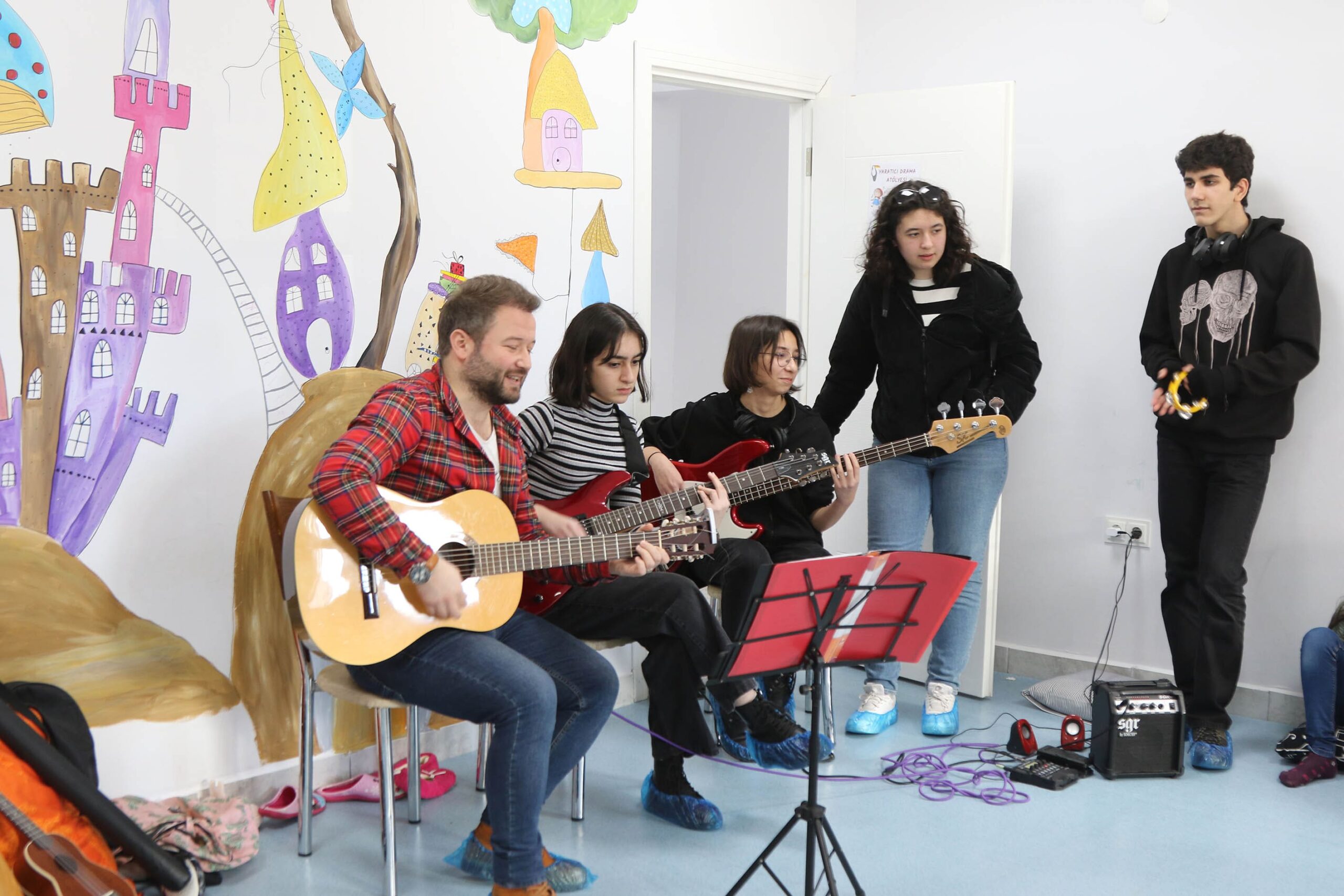 ÇOCUKLAR DEPREMİN İZLERİNİ ATAKUM’DA SİLİYOR