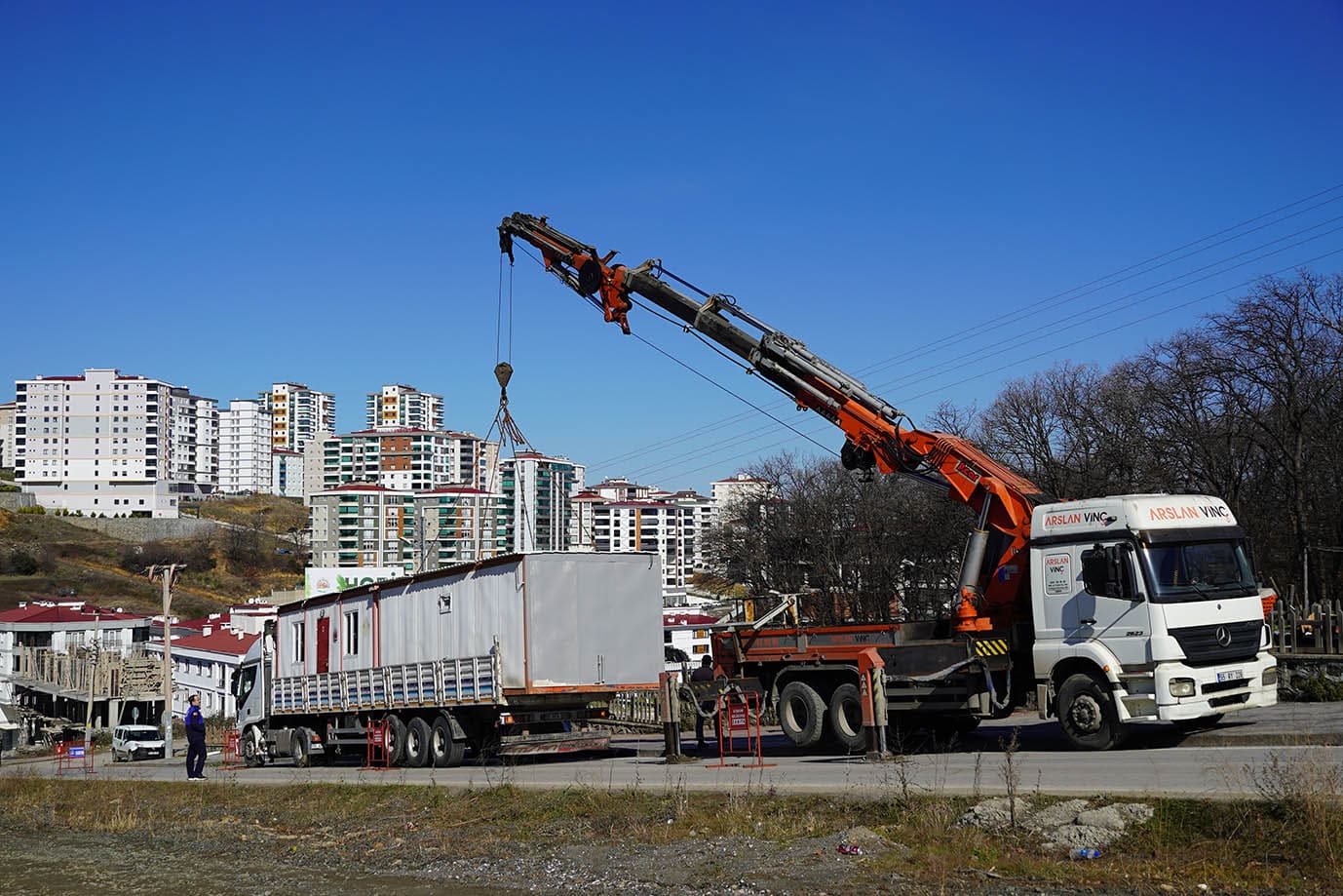 DEPREM BÖLGESİNE 41 ADET KONTEYNER