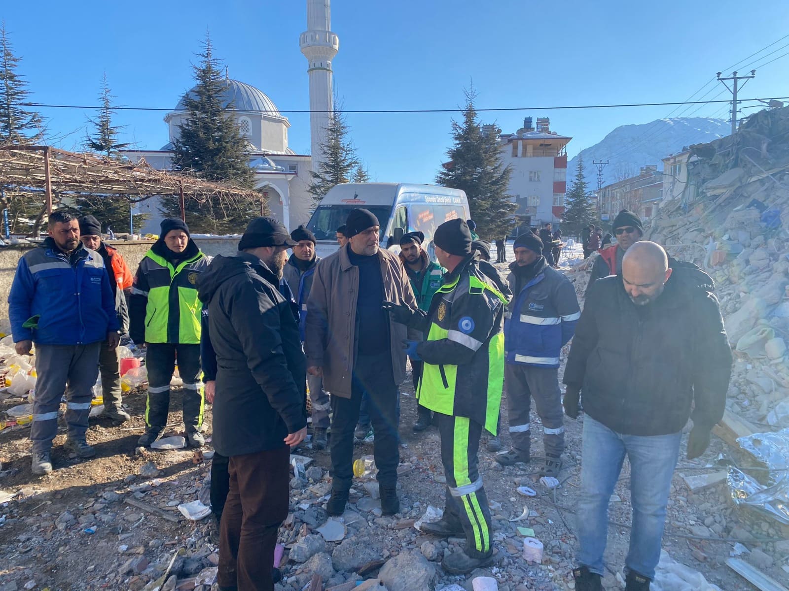 İBRAHİM SANDIKÇI DEPREM BÖLGESİNDE
