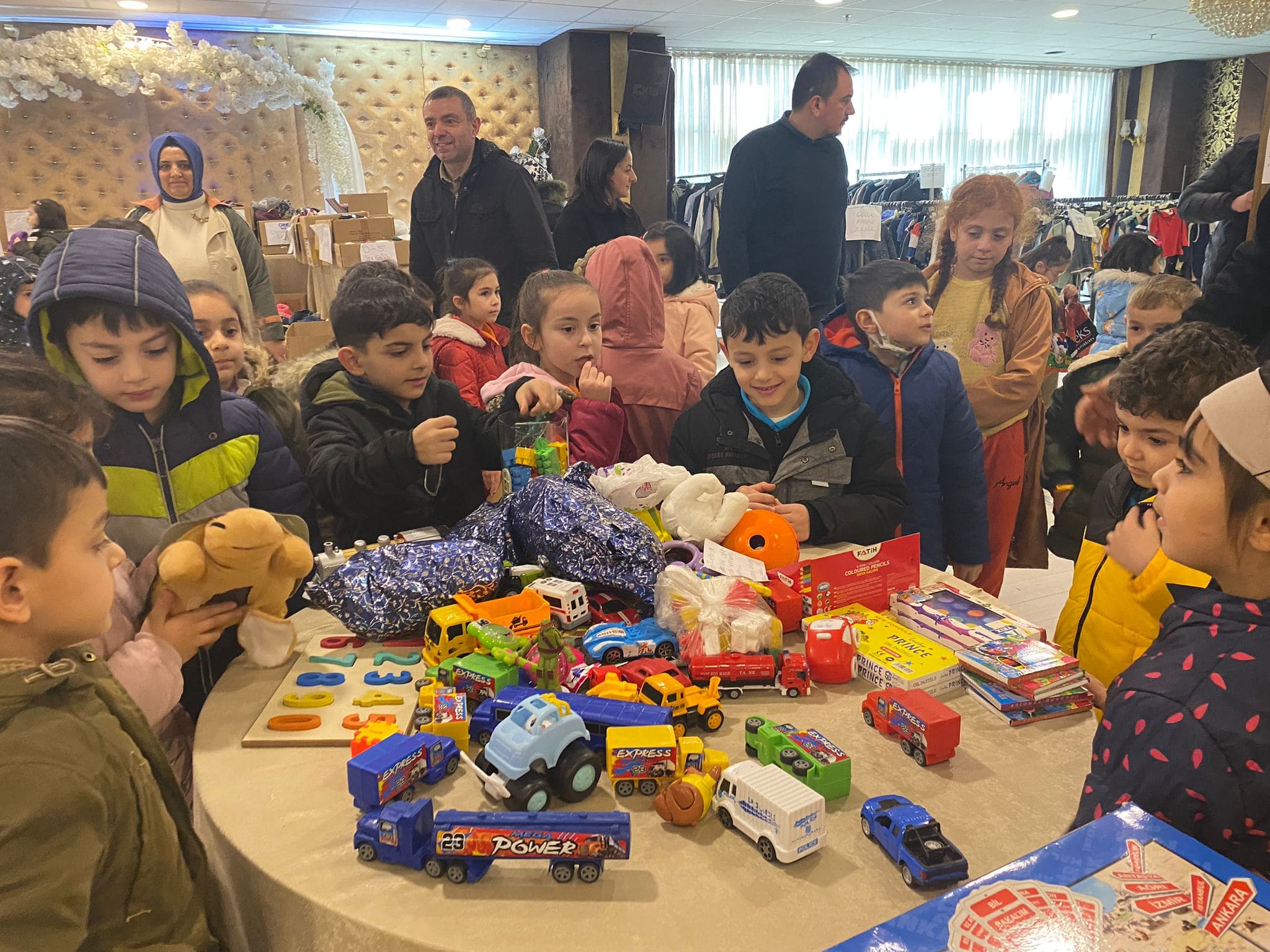 CANİK’TEKİ ÖĞRENCİLER OYUNCAKLARINI PAYLAŞTI