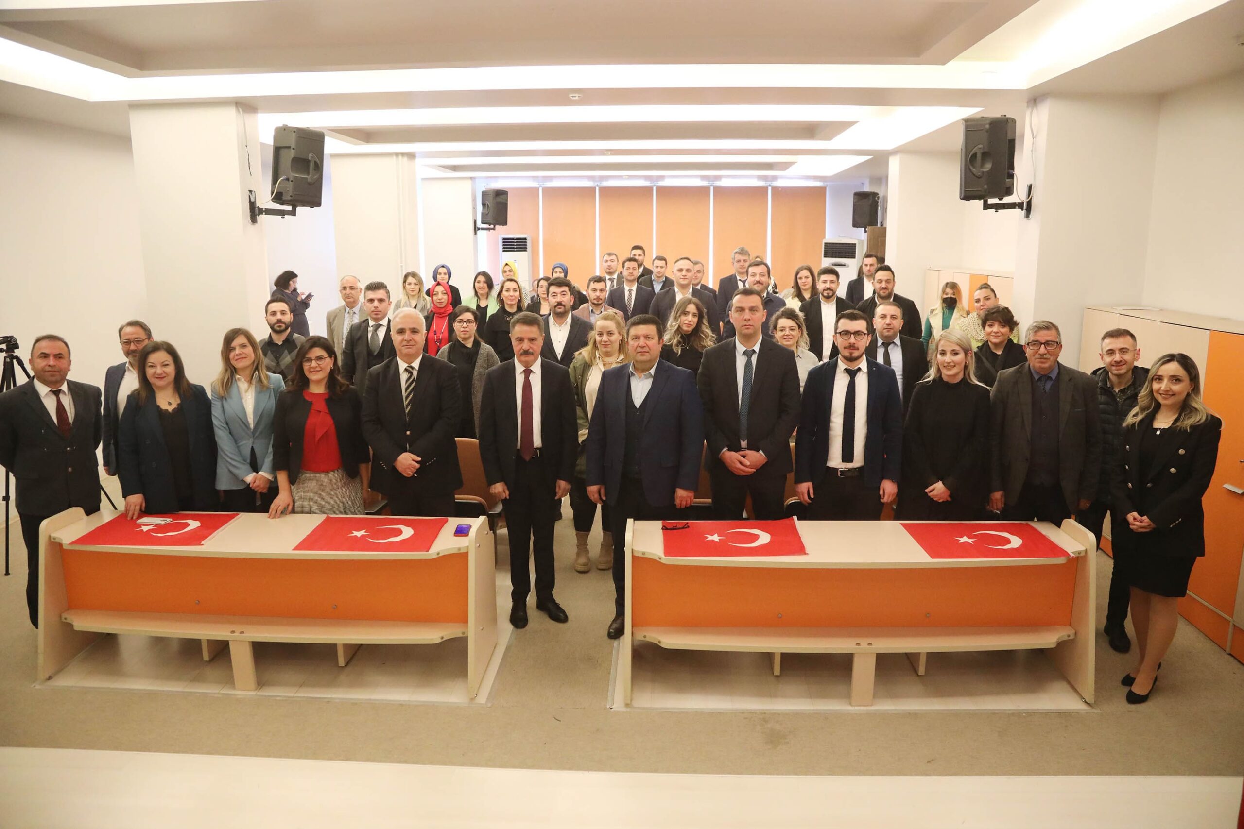 YENİ MEMURLARA YEMİN TÖRENİ