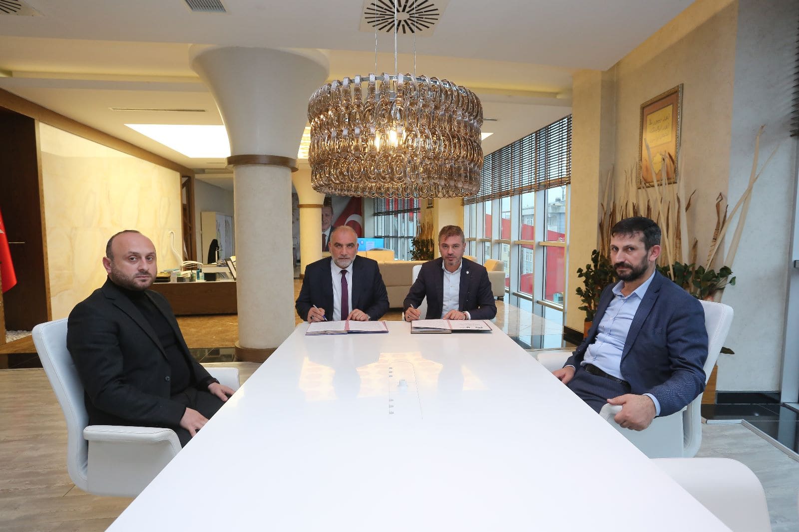 ŞİİRLERLE GÖNÜL KÖPRÜSÜ KURUYOR