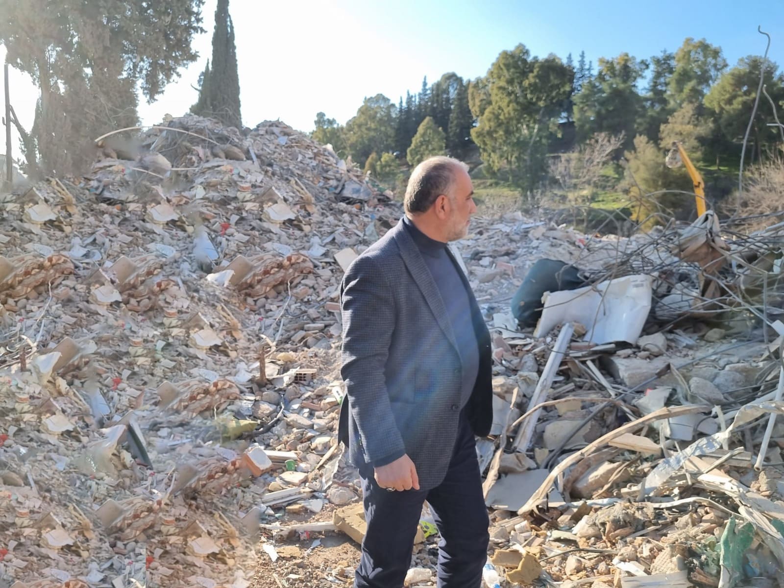 ÖĞRENCİLERİ DEPREM BÖLGESİNE GÖTÜRÜYOR