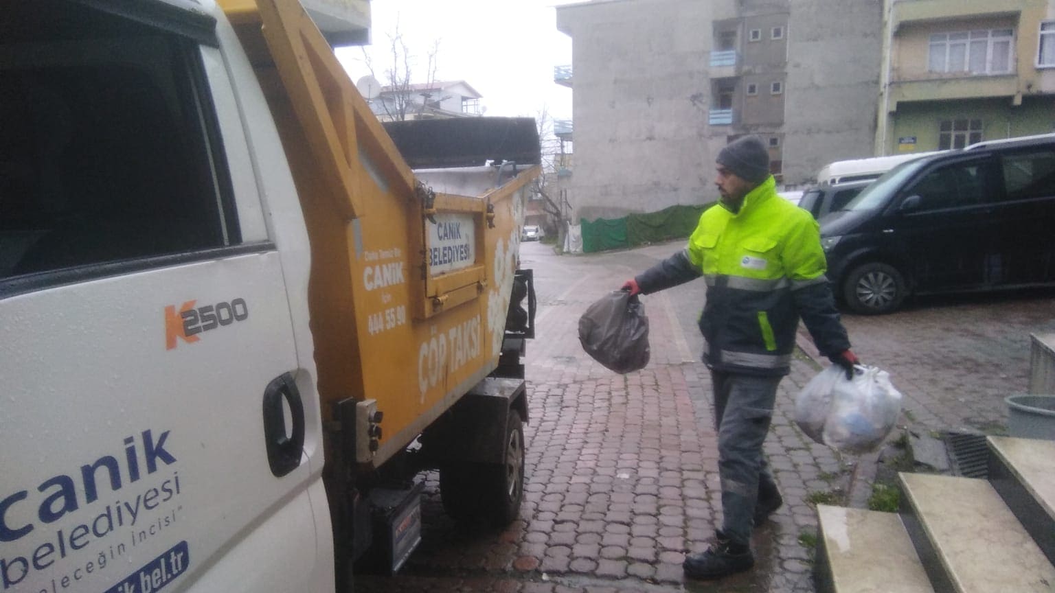 CADDE VE SOKAKLARDA YOĞUN MESAİ
