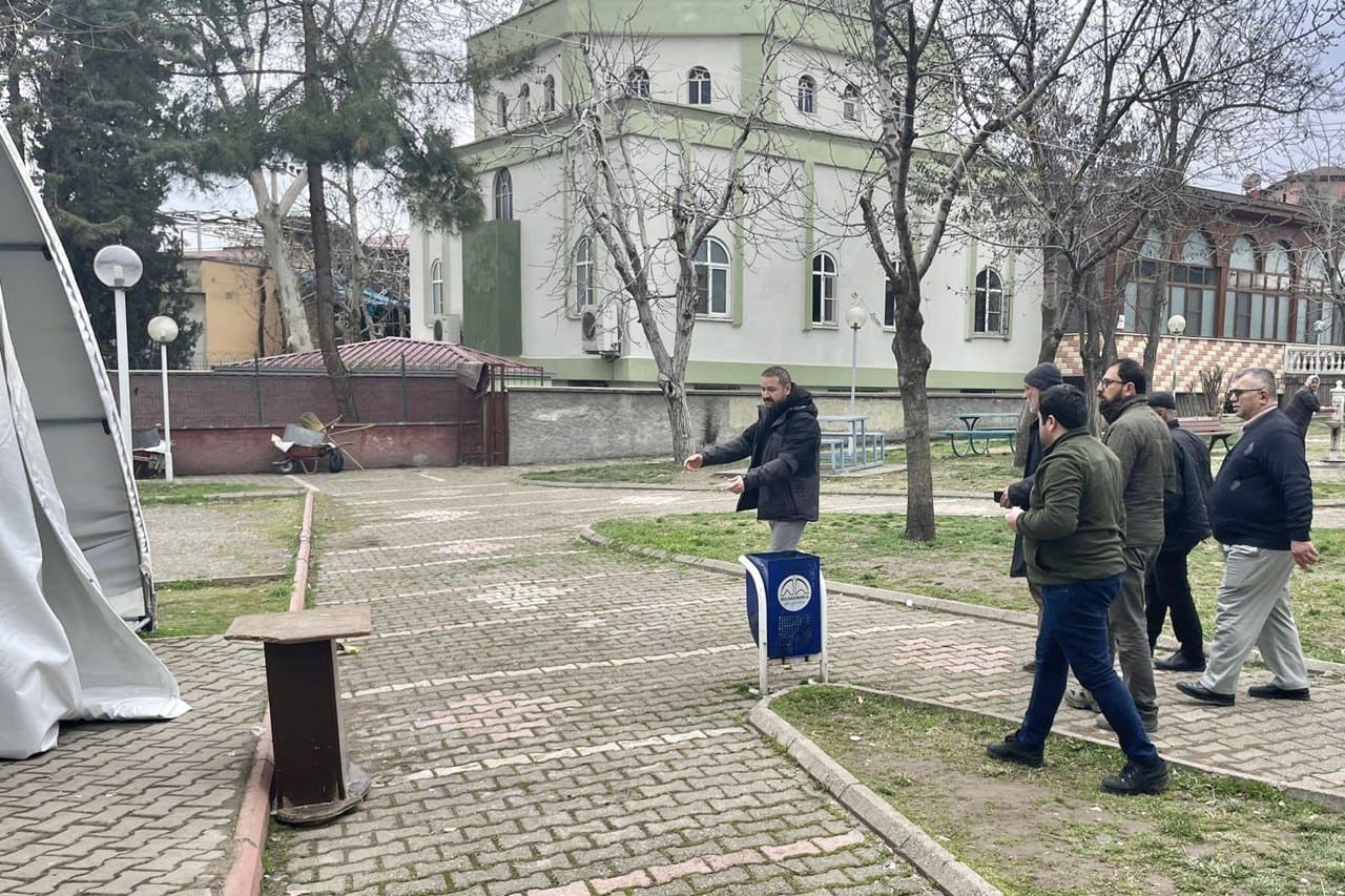 KAHRAMANMARAŞ’TA İFTAR ÇADIRI KURUYOR