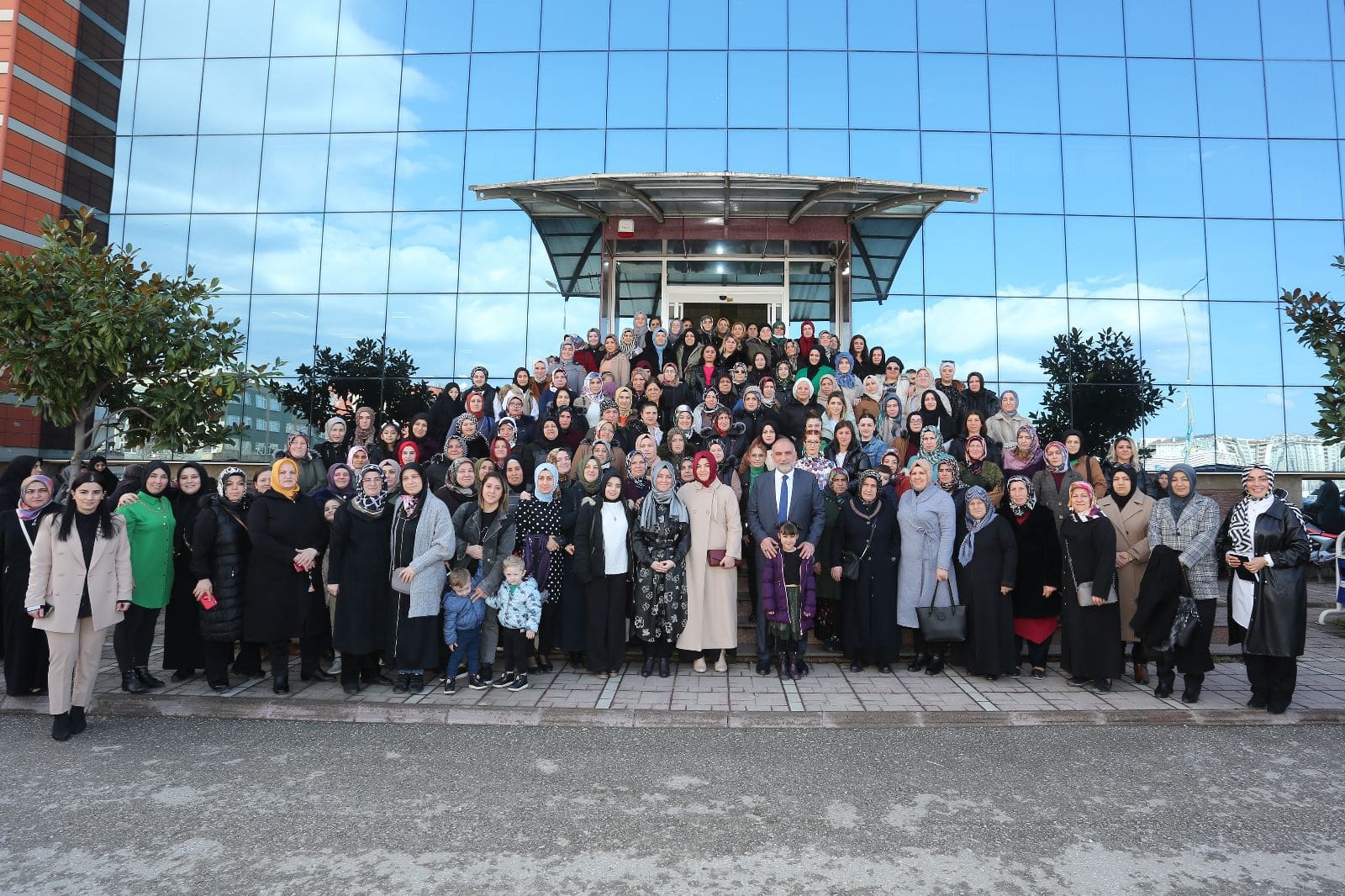 DEPREMZEDE KADINLARA ÖZEL KONFERANS
